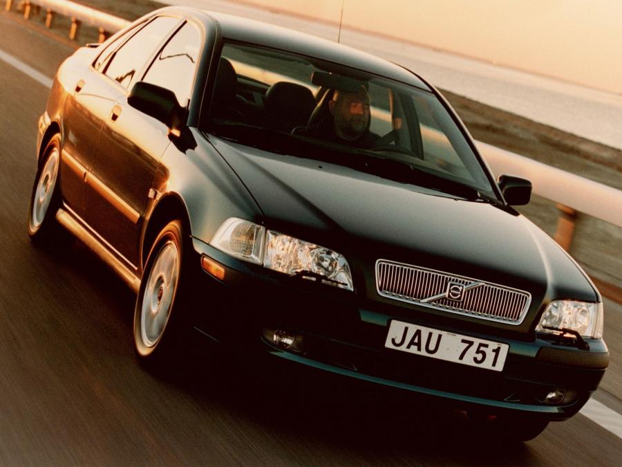  Volvo S40 1999 года  (фото 8 из 17)